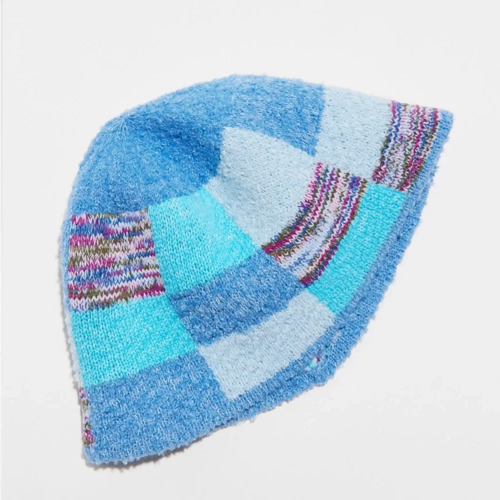 NWT UO Y2K 90s Patchwork Quilt Bucket Hat - Picture 3 of 3